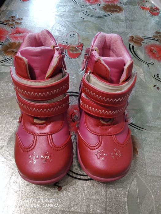 Продам ботинки для девочки