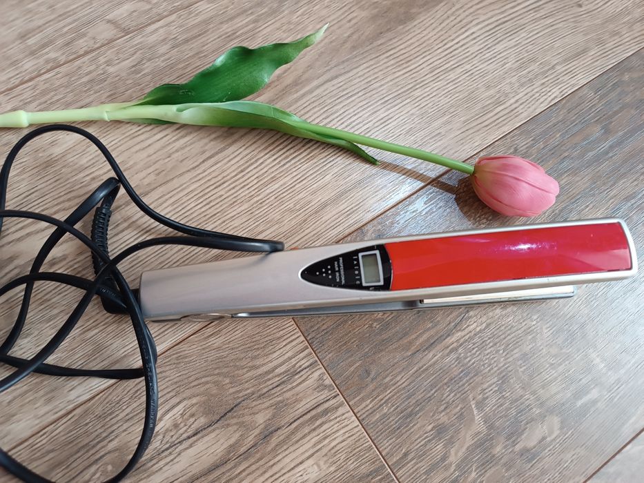 Вирівнювач для волосся