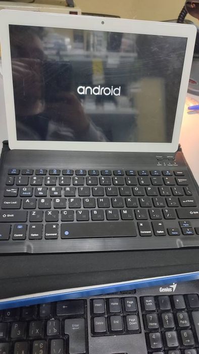 Планшет Carbayta s119 4/32gb с клавиатурой