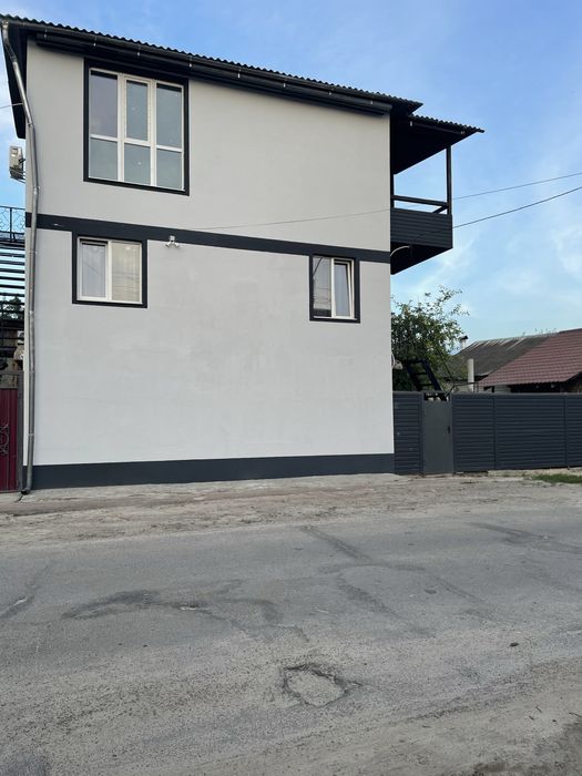 Будинок на Новий рік( 5-6 сімей 12-14 чол) з банею і банкеткою