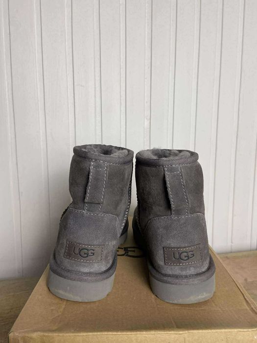 Używane buty damskie UGG Classic Mini szare org 37