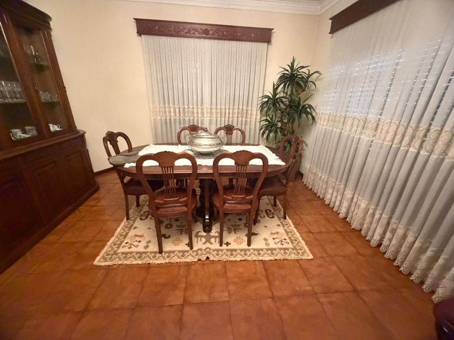 Mesa de almoço em bom estado