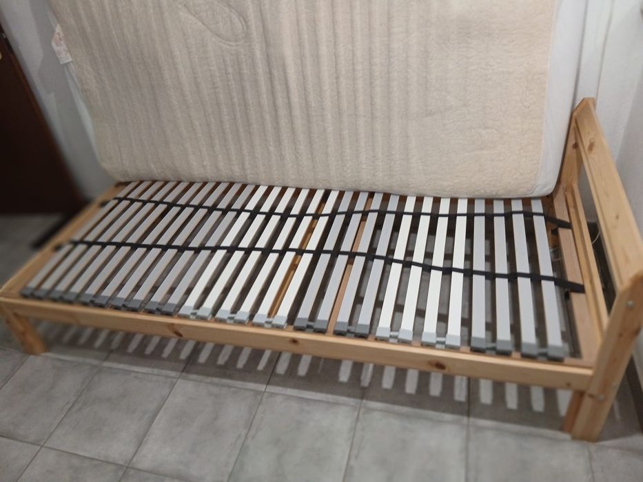 Cama Solteiro semi nova
