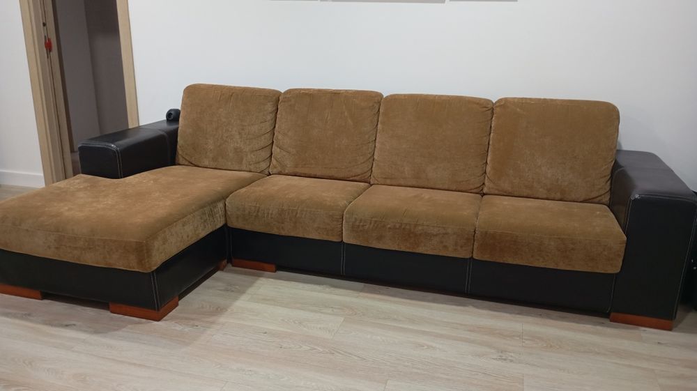 Sofá chaise long castanho e preto madeira maciça