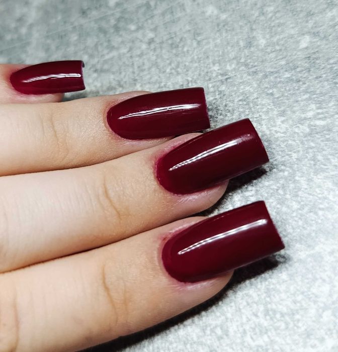 Потрібна модель манікюр!