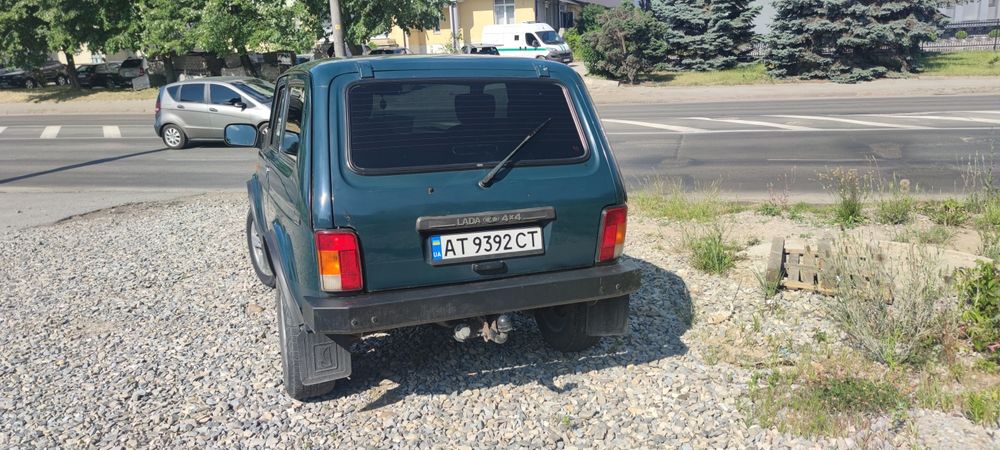 Автомобіль Нива 212140