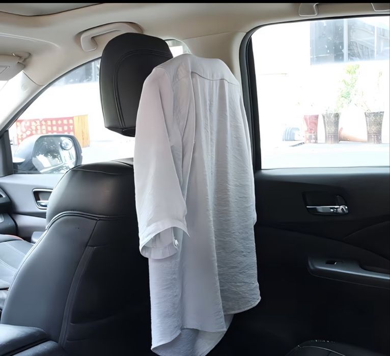 Автомобільна вішалка-тримач для одягу