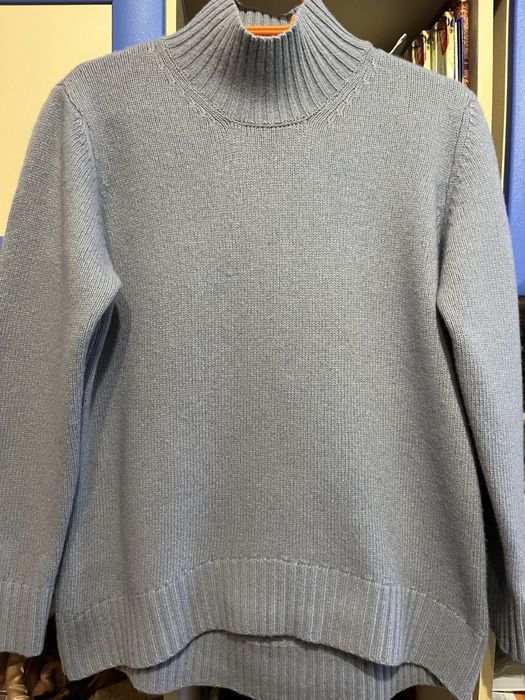 Блакитний светр Benedetta B