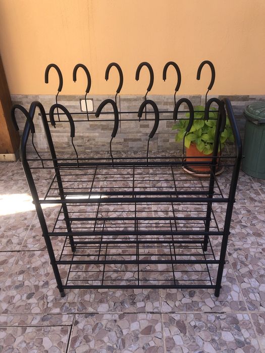 Sapateira em ferro preto como NOVA