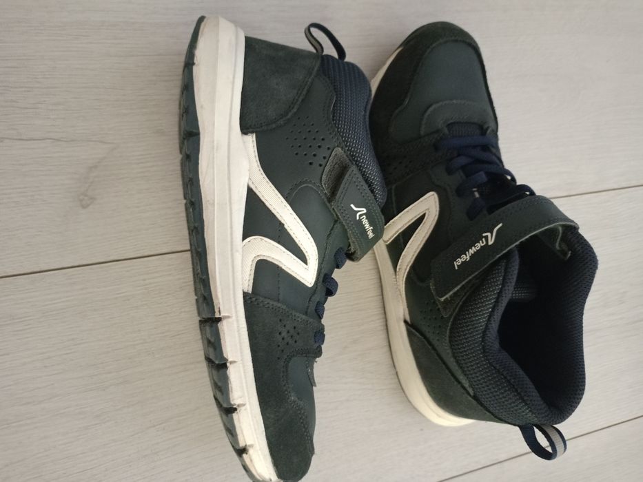 Кросівки чоловічі