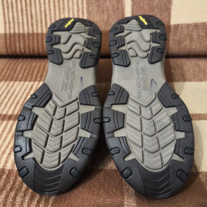 Чоловічі шкіряні кросівки Skechers