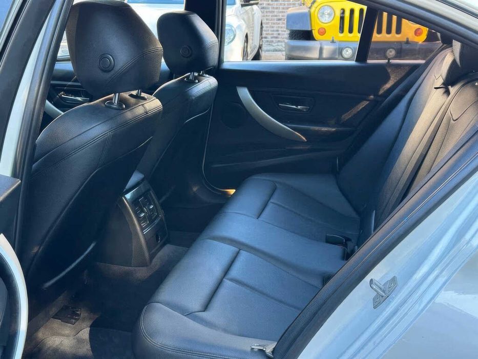 BMW 3 Series 320i      2015