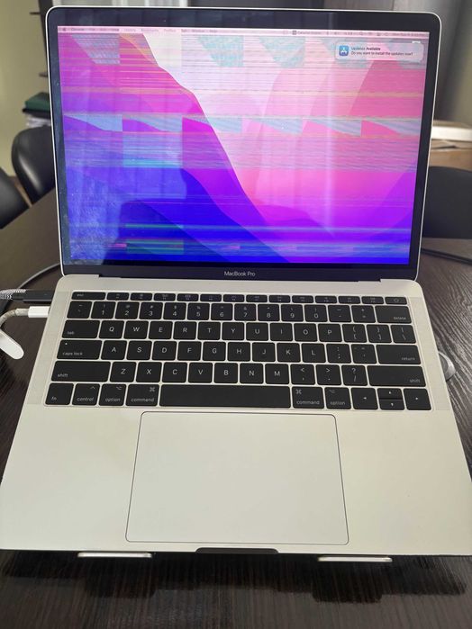 MacBook Pro (13-inch, 2016, 2 GHz Dual-Core i5 8 GB)