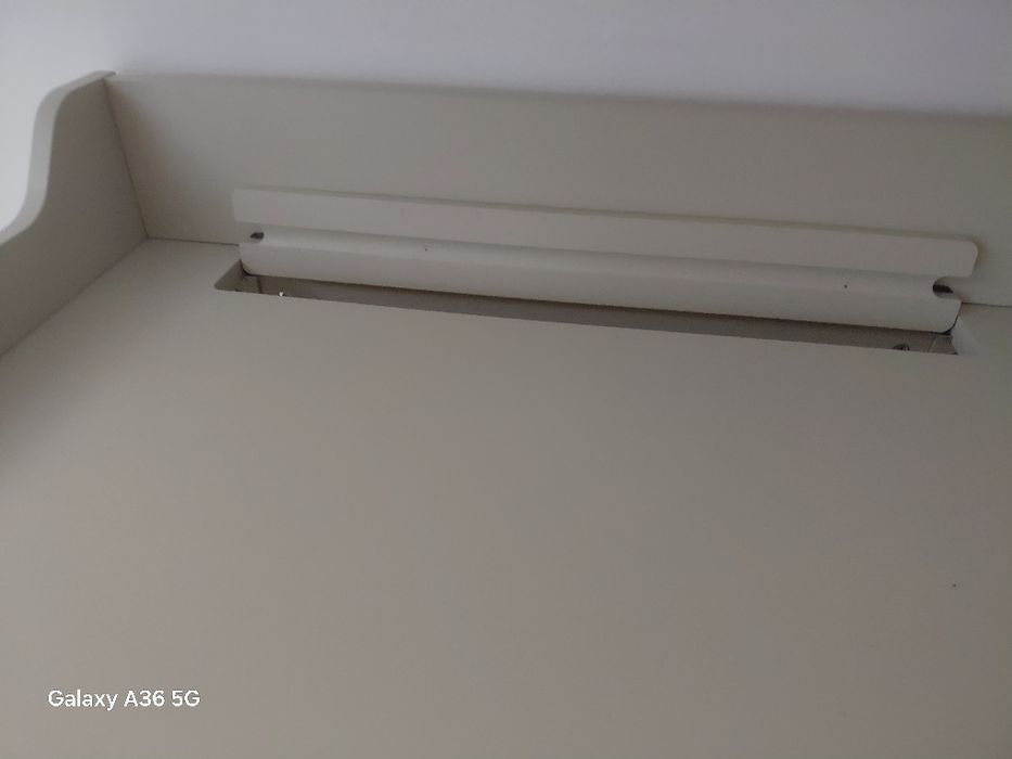 IKEA-Style Desk64343235521410122