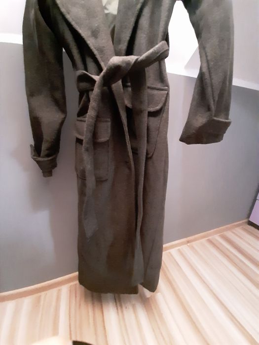 Sprzedam długi plaszcz oliwkowy