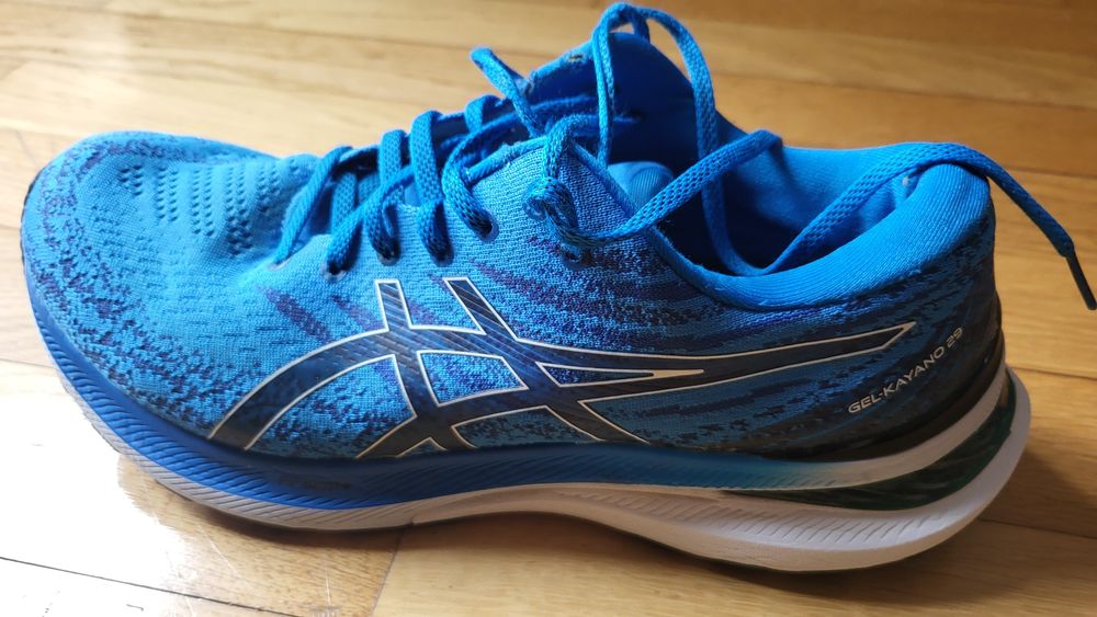 Ténis em bom estado