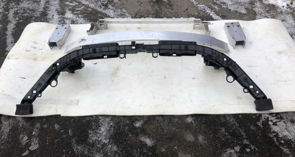 Передняя панель Телевизор Пятка Усилитель Mercedes CLA С118 W118 AMG