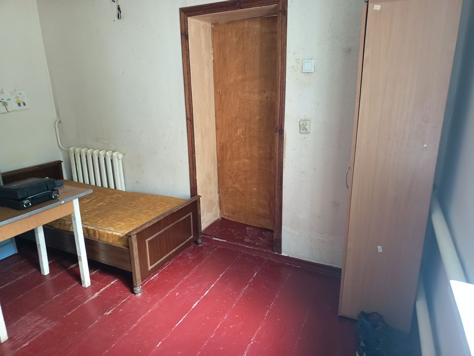 Сдам  кімнату комнату  студентам 20 кв. центрі