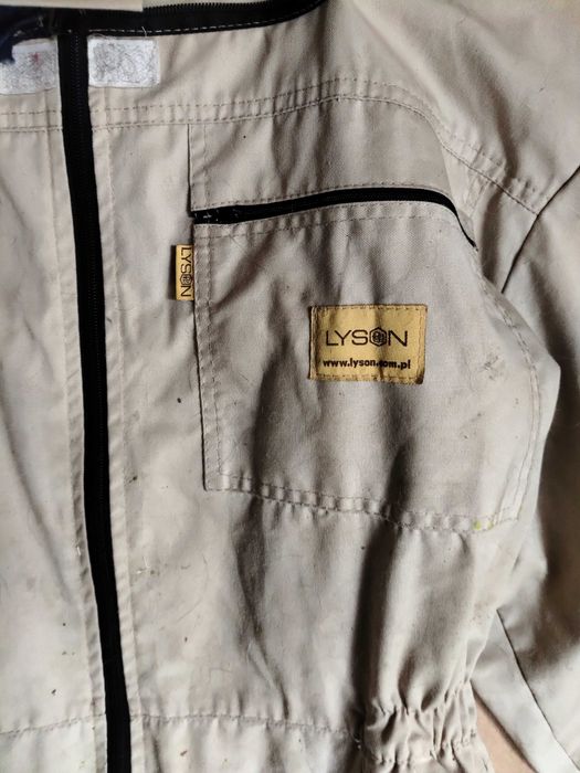 strój pszczelarza m , rękawice S, drut do ramek , pokarm, podkarmiaczk