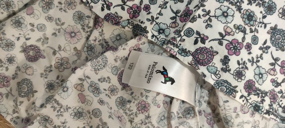 Bluzki eleganckie rozmiar 116-122 na 5 do 7 lat

Stan bardzo dobry