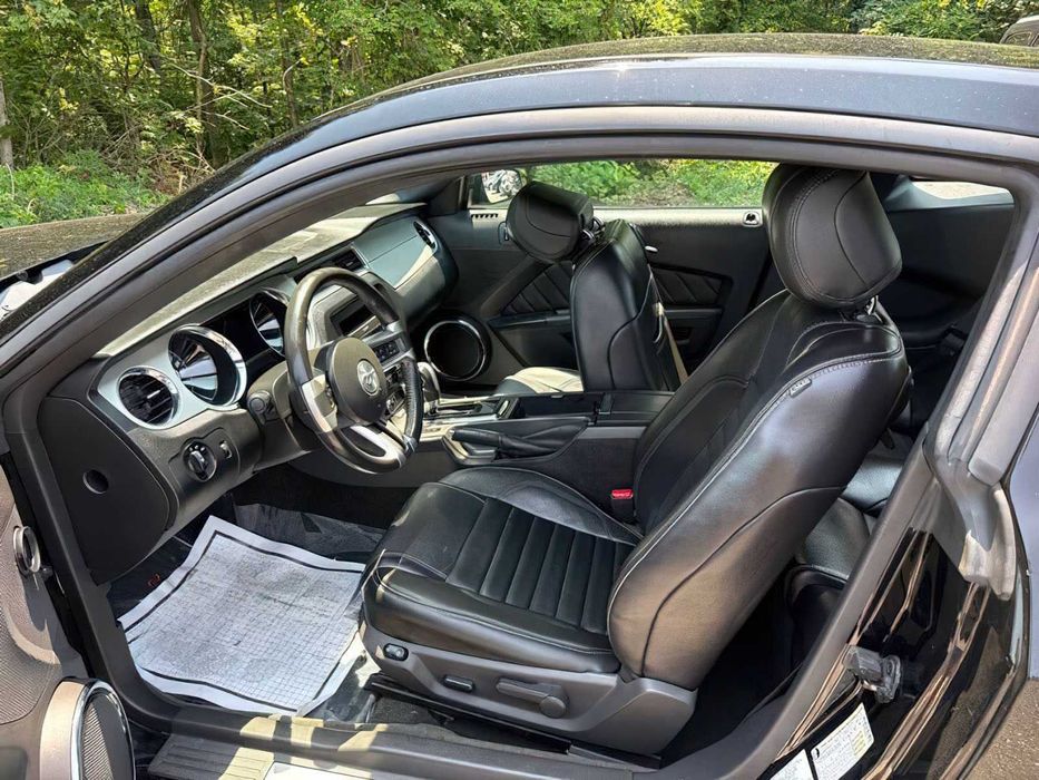 Ford Mustang      2014