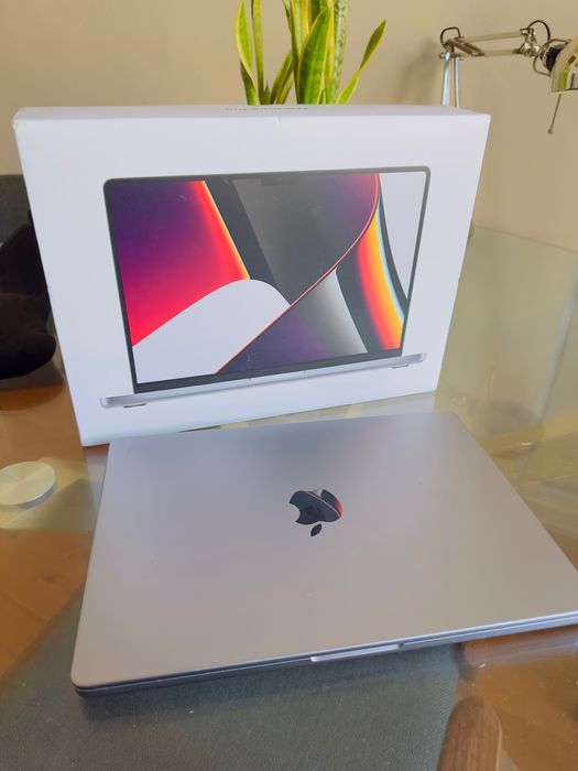 MacBook Pro 14” Pro