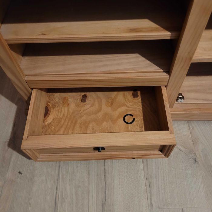 Drewniana szafka z szufladą i szklanymi drzwiczkami stan bdb Wrocław