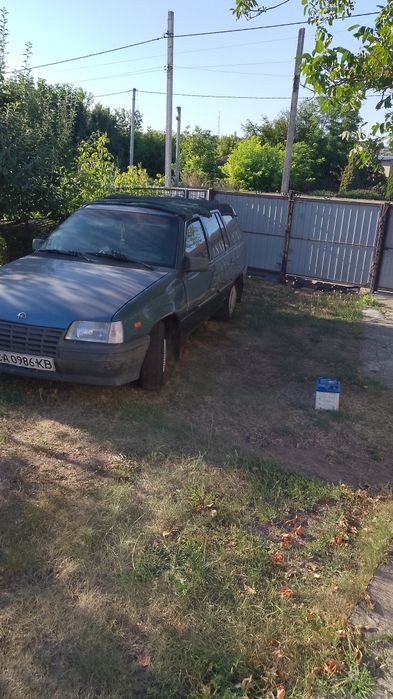 Продам Опель Кадетт універсал.