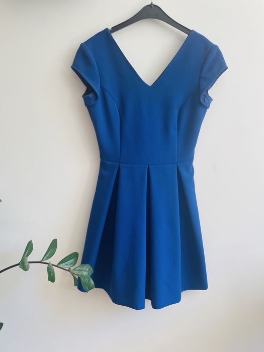 Niebieska elegancka sukienka rozmiar XS szyta na miare