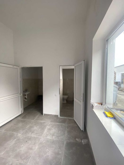 Продаж приміщення  в  с.м.т Меденичі