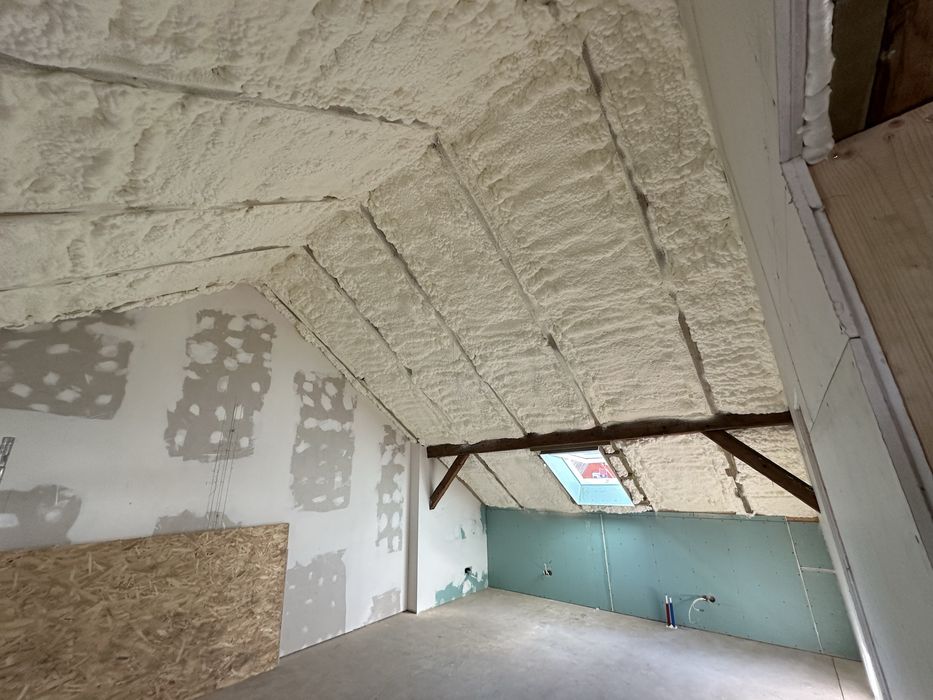 Izolacje pianą PUR, celuloza / wełna – program Czyste Powietrze