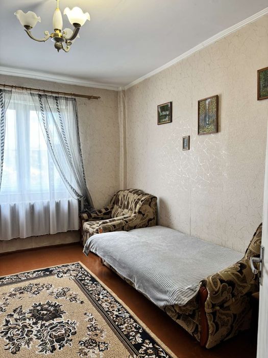 2х км будинок довгострокову ореду. Паркінг, автономне опалення