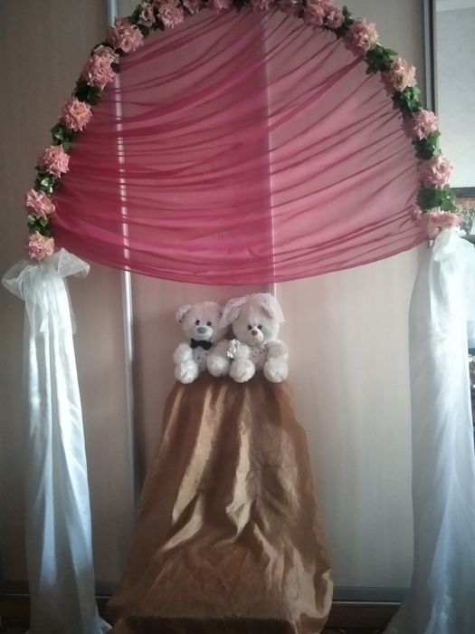 Арка свадебная,праздничная,мишки на свадебную машину молодожёнам.