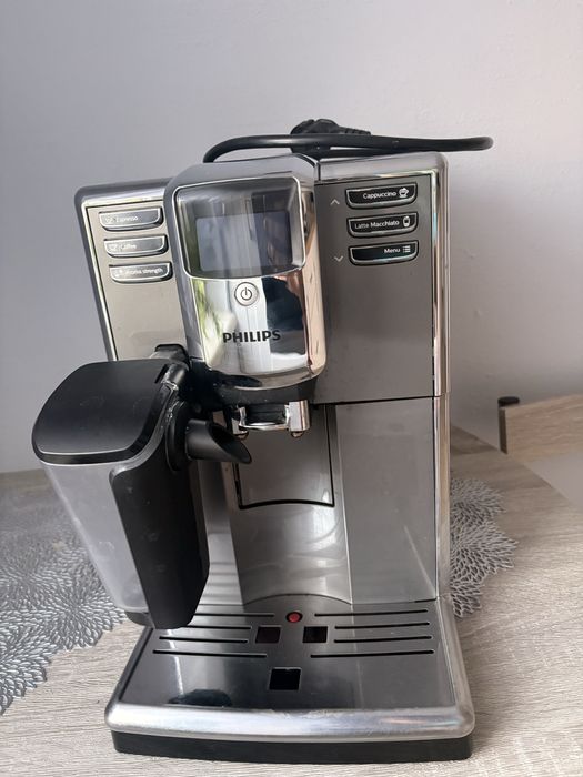 Ekspres cisnieniowy automatyczny Philips Lattego 5000/1850W