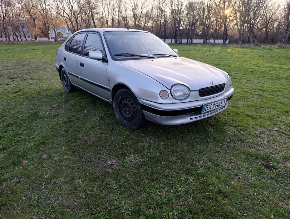 Тойота Королла 98 год 1.6 газ бензин