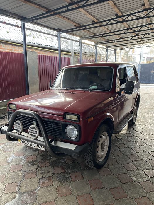 Продам ниву 2121