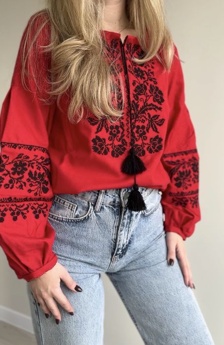 Жіноча вишиванка