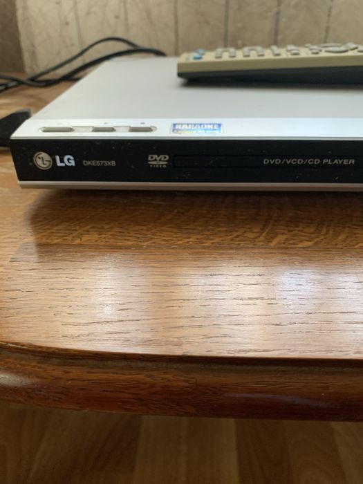 Продам DVD плеер LG DKE573 XB