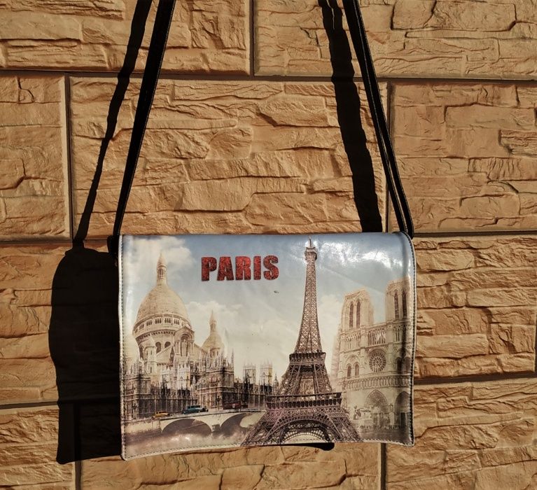 > > > TOREBKA na RAMIĘ - PARIS - Motyw Paryż