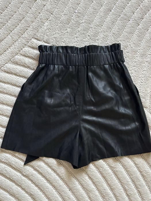 Шкіряні шорти zara