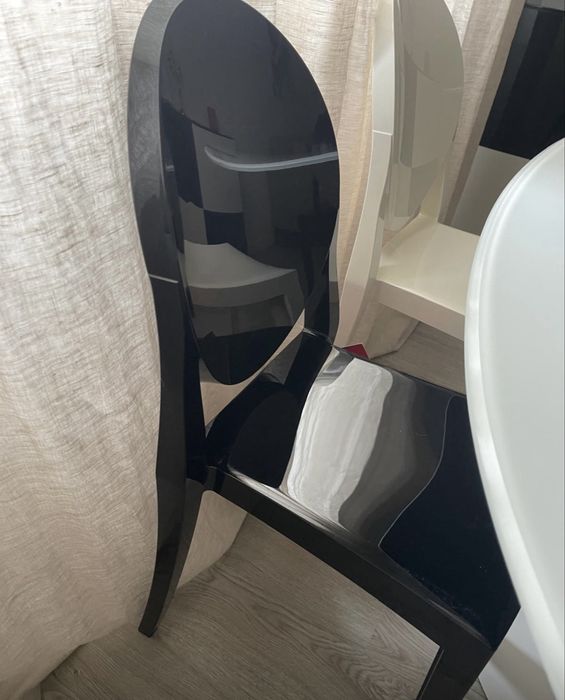 Cadeiras Ghost Kartell by Philippe Starck e Mesa oval - NOVAS