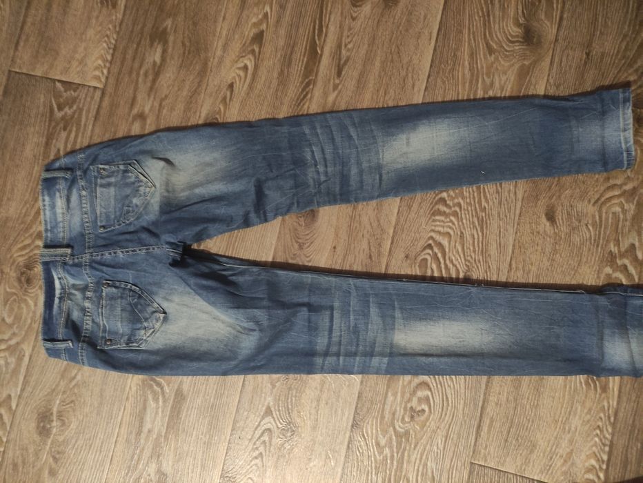 Жіночі джинси, розмір 28