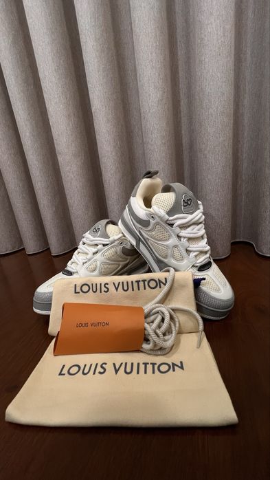 Louis Vuitton Skate Cinzento