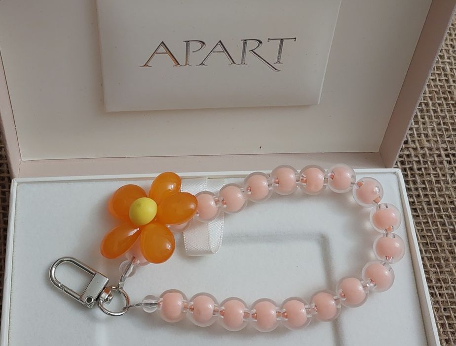 Brelok z kulkami i kwiatkiem