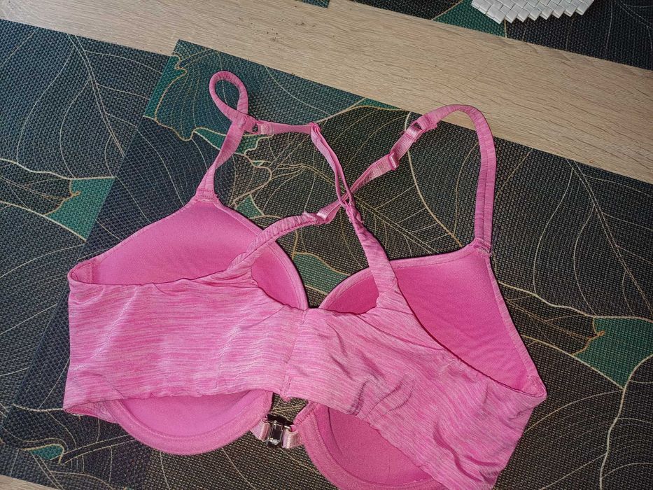 Biustonosz  rozowy fajny tyl 75 c