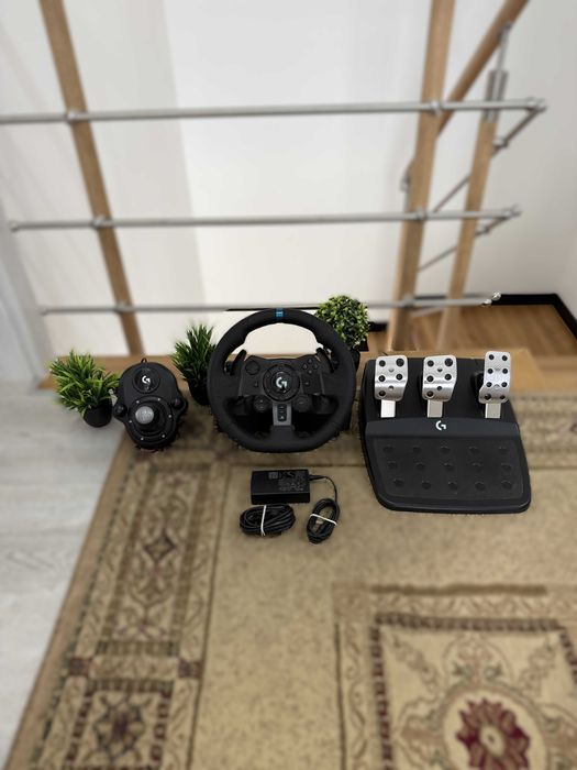 Kierownica Logitech DrivingForce G923 + Shifter PC/PS4/PS5