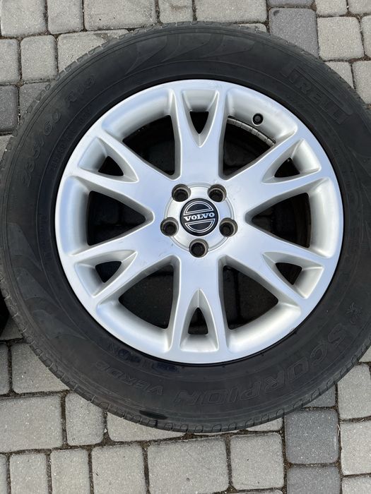Alufelgi 5x108 18 cali Volvo XC90 otwór 67.1 opony Pirell 235/60/18