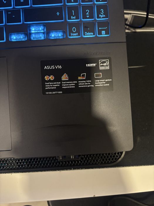 Portátil gaming Asus V16