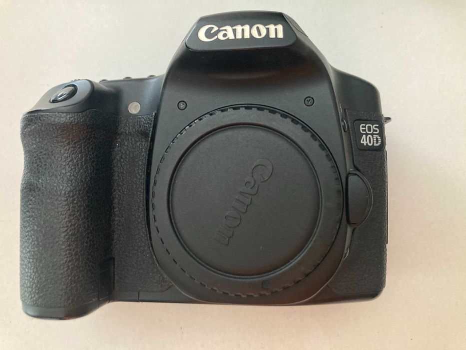 Máquina fotográfica digital Canon EOS 40D + Lente Canon EF-S 17-85mm