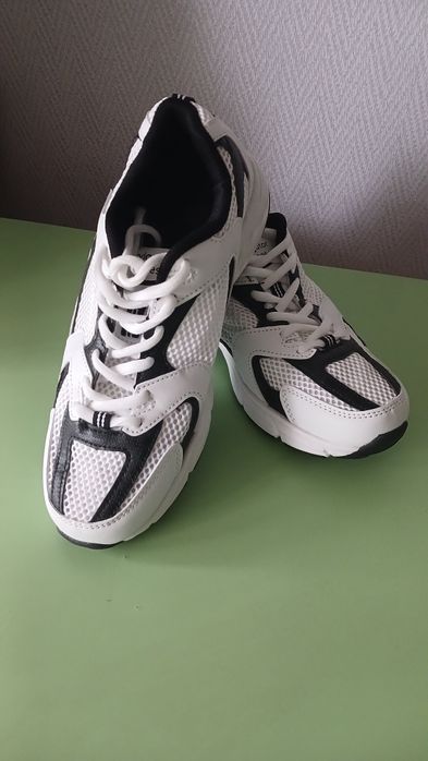 Кросівки білі,  сітка для хлопчика